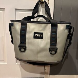 Yeti cooler